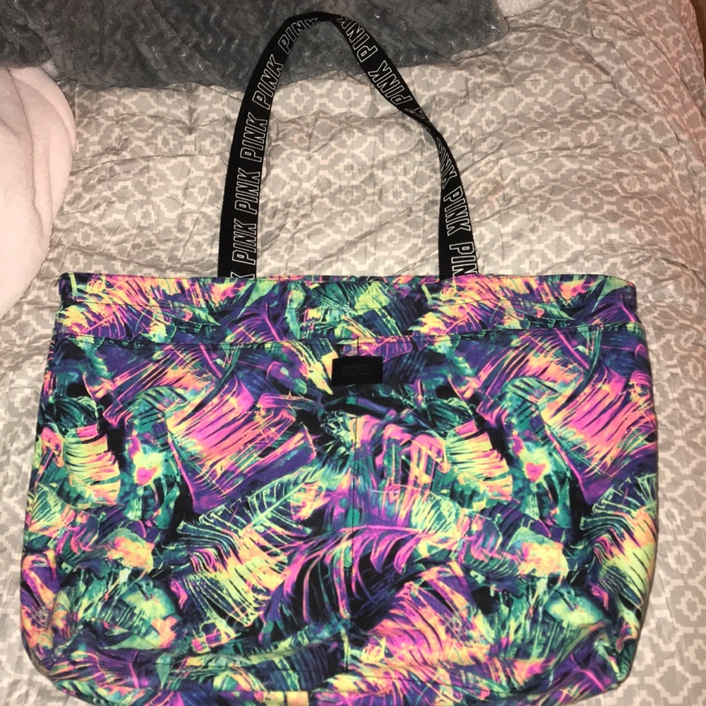 ‼️VS PINK MEDIUM PALM TREE BEACH TOTE‼️